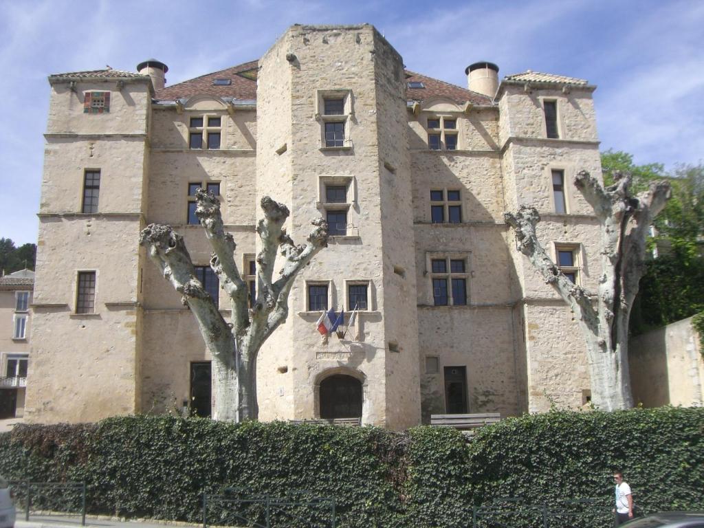 Hotel Du Lac Chateau-Arnoux-Saint-Auban Exterior photo